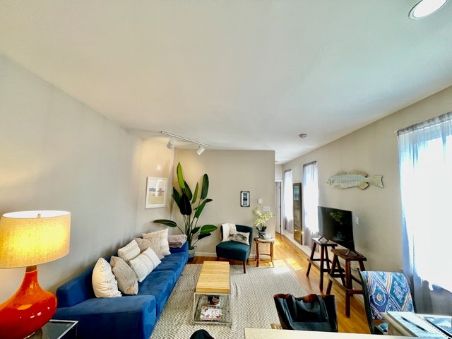 10 Garden Ct, North End