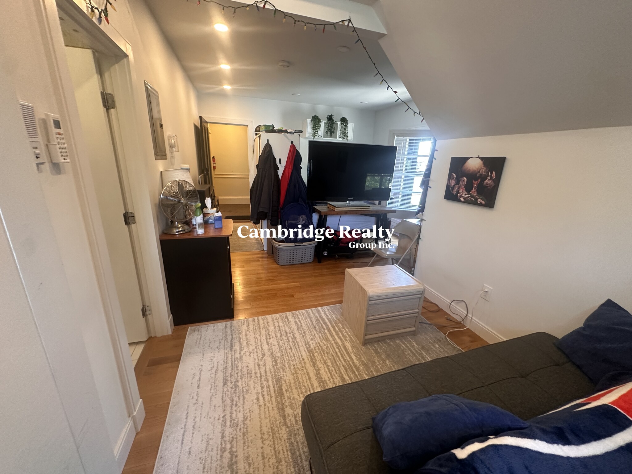 27 Meacham Rd, North Cambridge