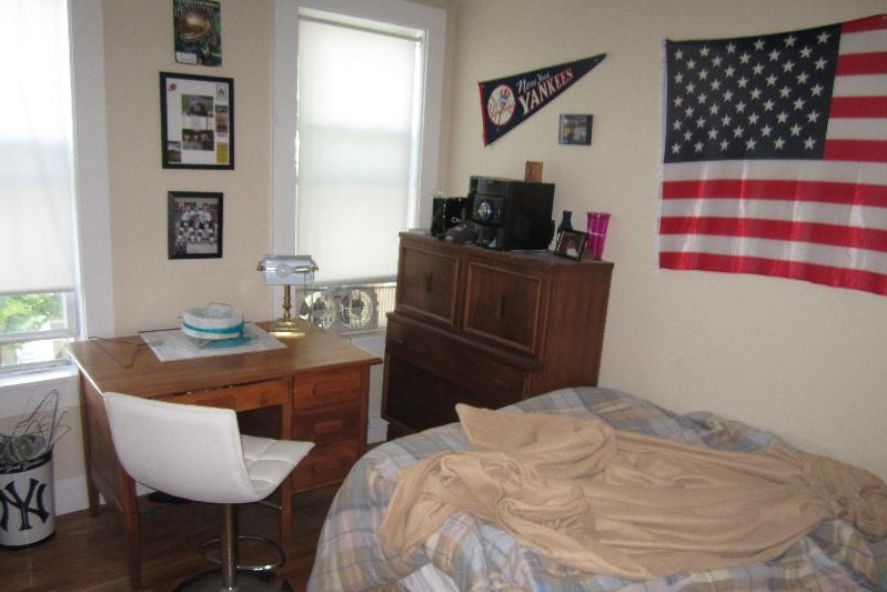 861 1st St, South Boston