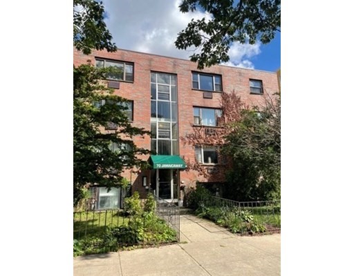 70 Jamaicaway, Mission Hill