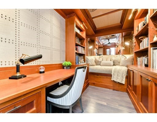 110 Stuart St, Midtown