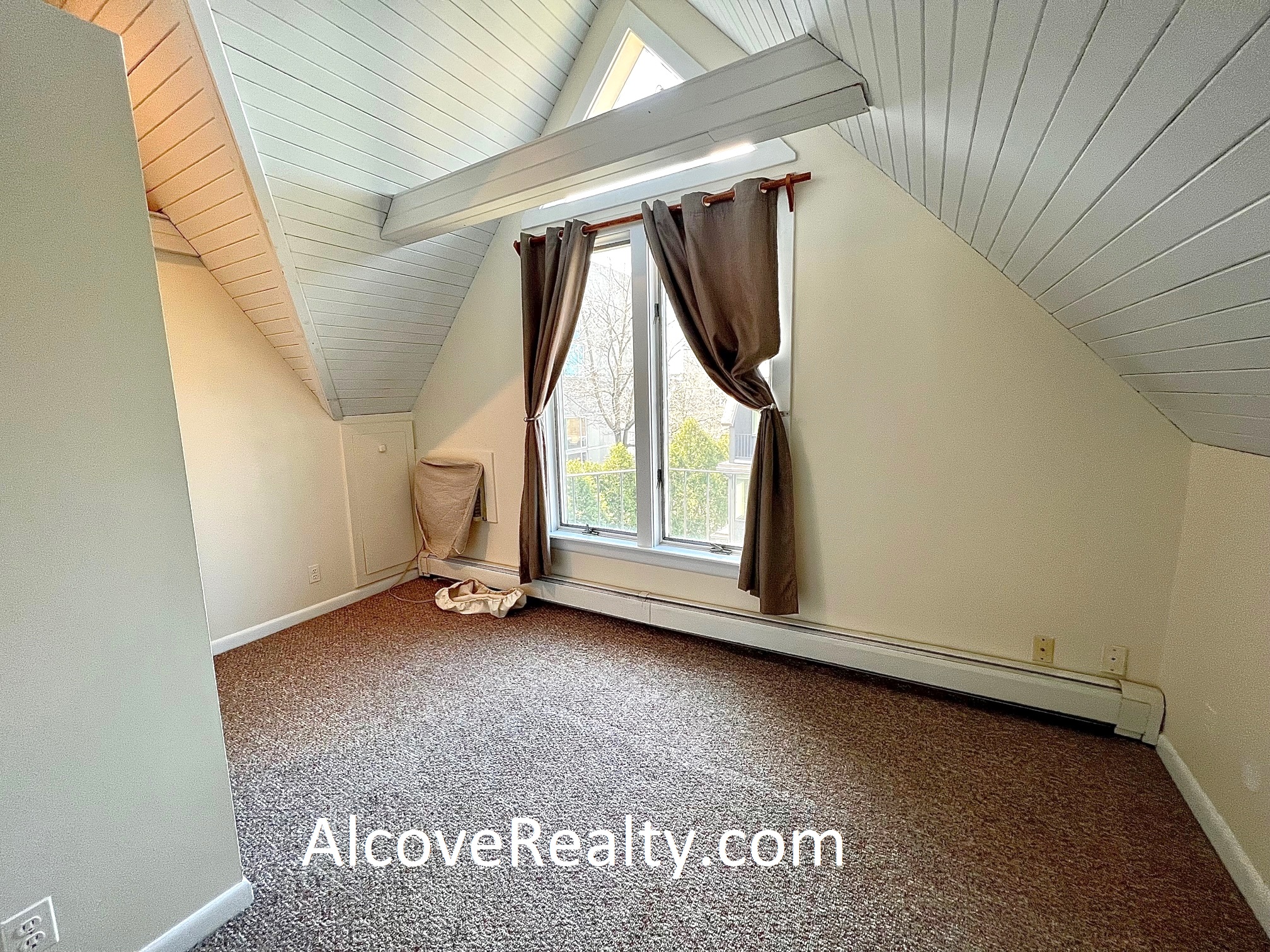 2 Walker Ct, Harvard Square