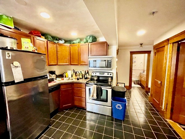 300 North St, North End