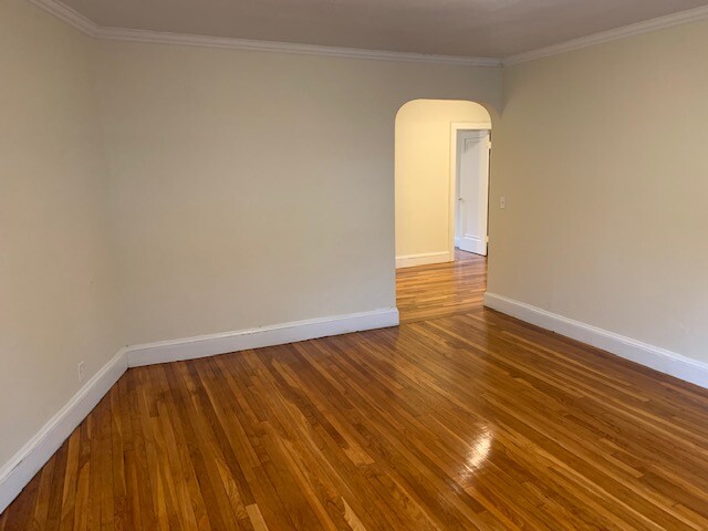 2045 Commonwealth Ave, Brighton