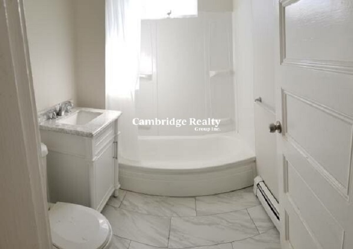 70 Willow St, Wellington-Harrington