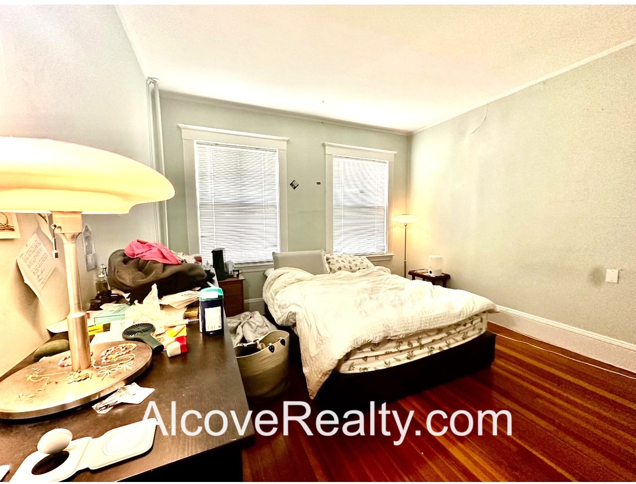 77 College Ave, Powder House Square