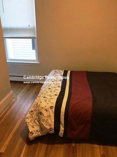 1000 Memorial Dr, Harvard Square