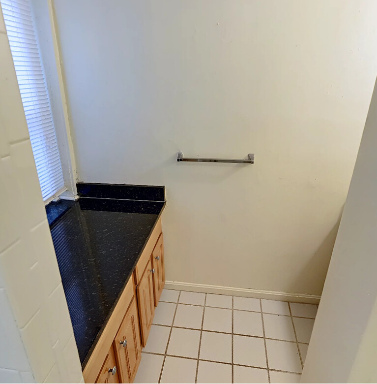 54 Queensberry St, Fenway