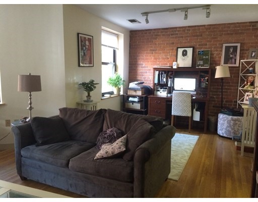 90 Gainsborough St, Fenway