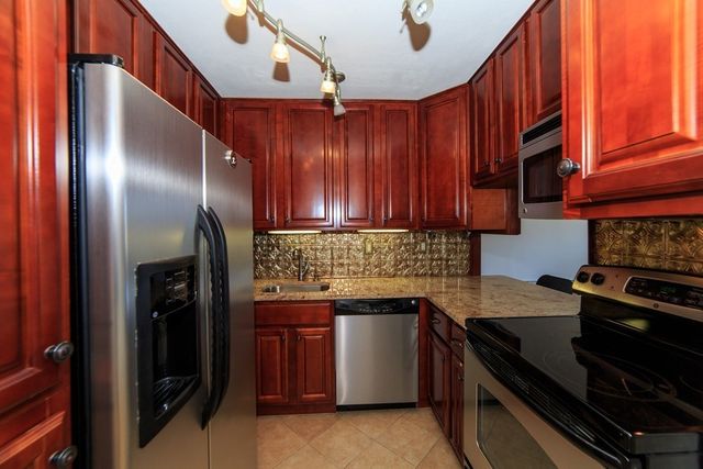 60 Babcock, Coolidge Corner