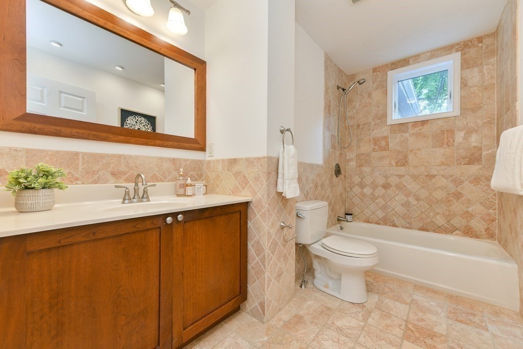 60 Magnolia Ave, East Boston