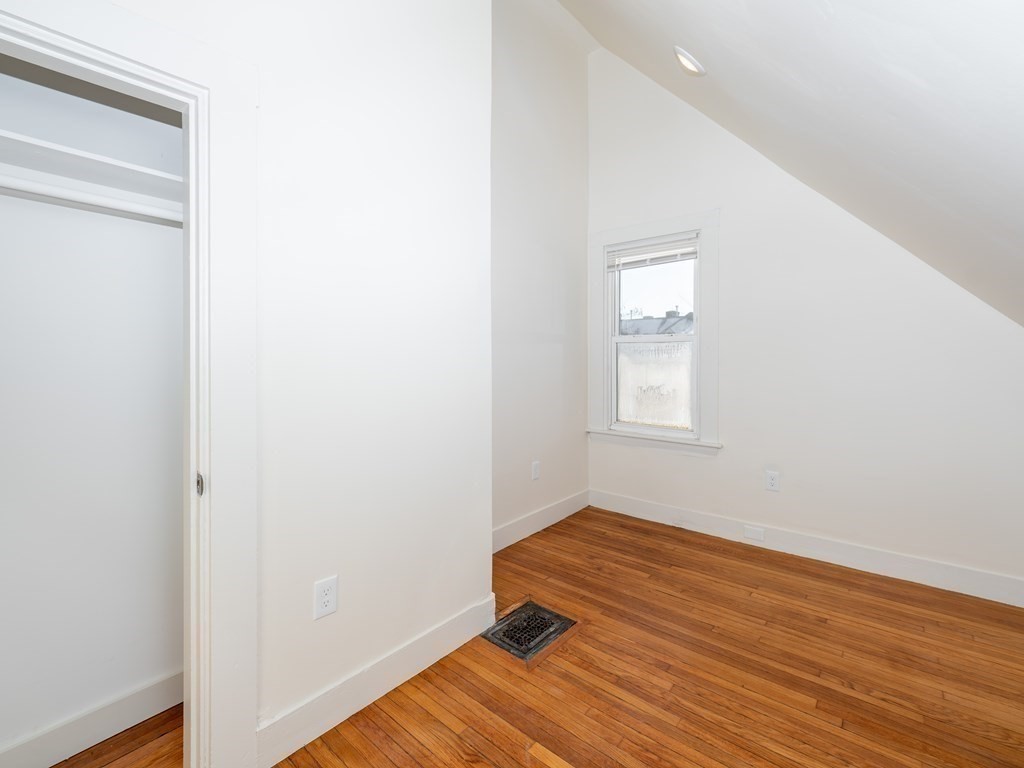 8 Orchard St, Porter Square