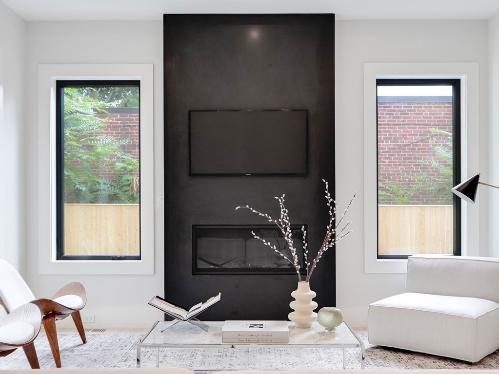 71 Lincoln St, Newton