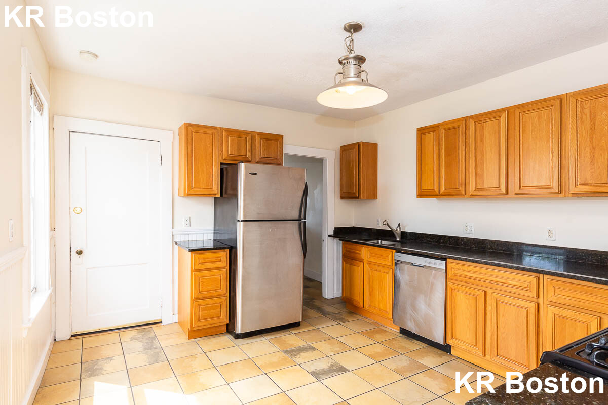 600 Broadway, Winter Hill