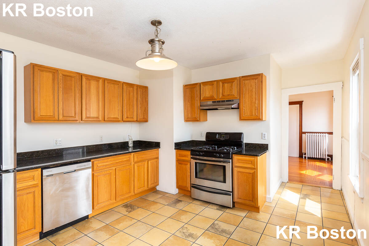 600 Broadway, Winter Hill