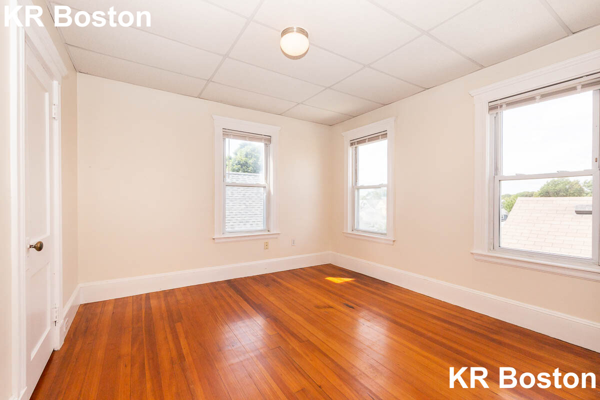 600 Broadway, Ball Square