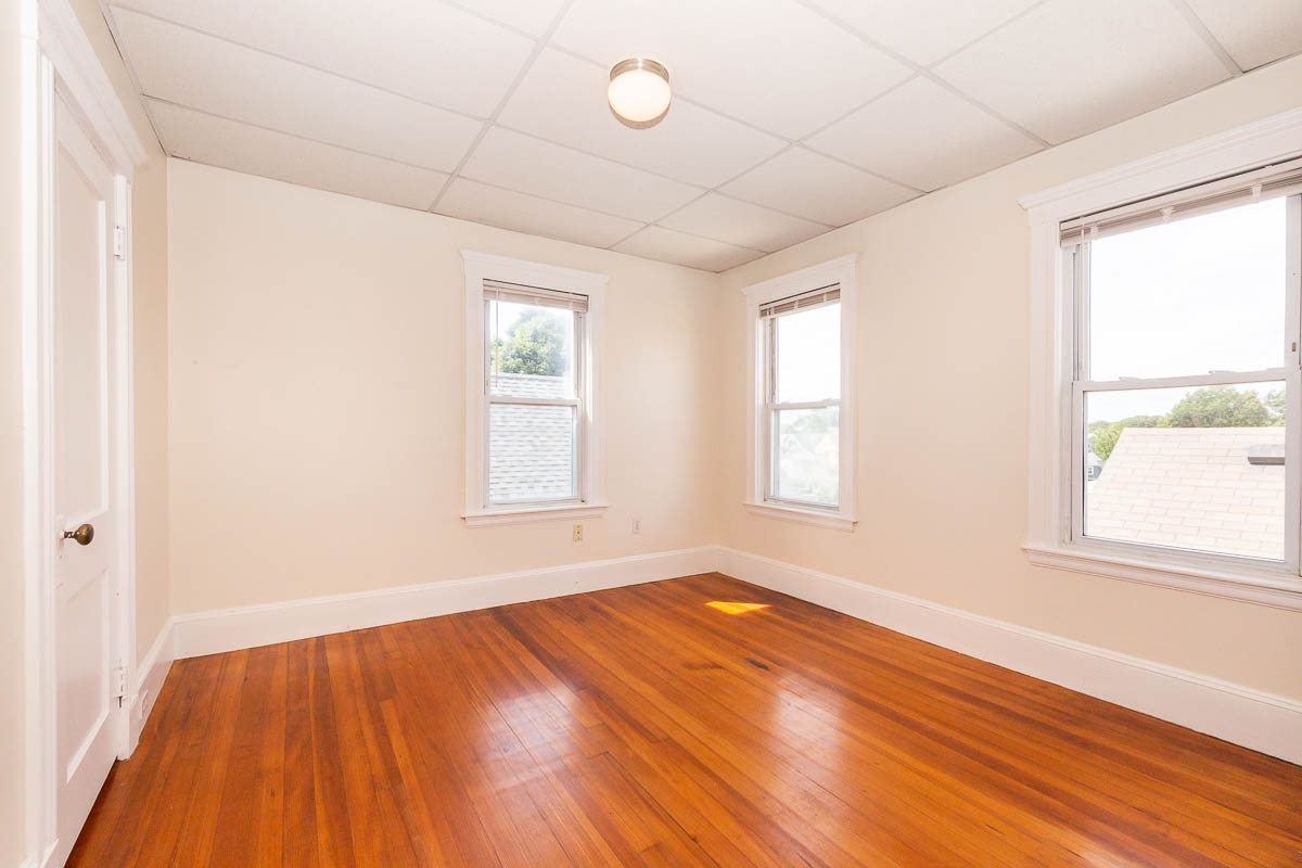 600 Broadway, Magoun Square