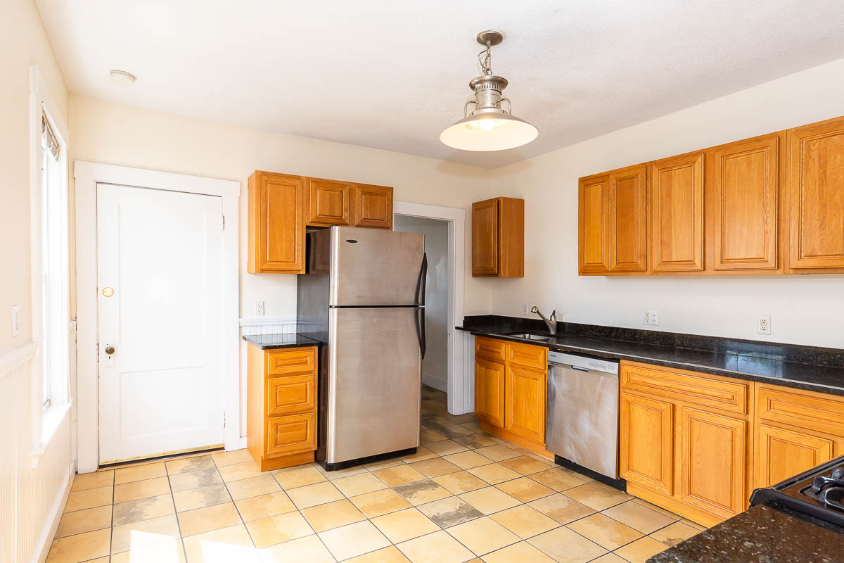 600 Broadway, Magoun Square