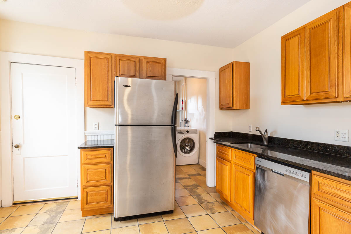 600 Broadway, Magoun Square