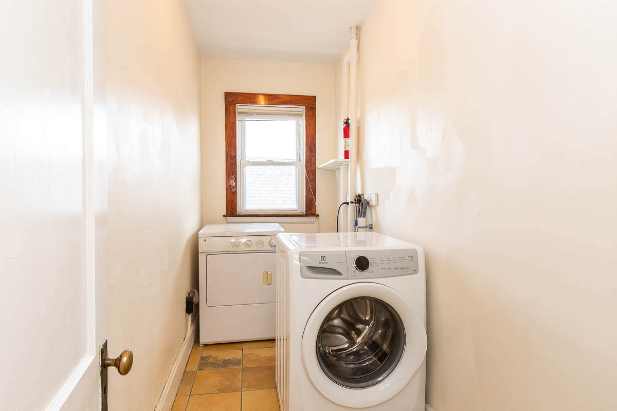 600 Broadway, Magoun Square