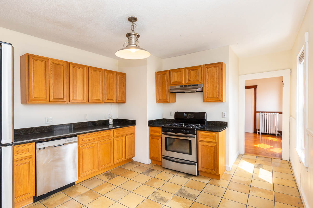 600 Broadway, Magoun Square