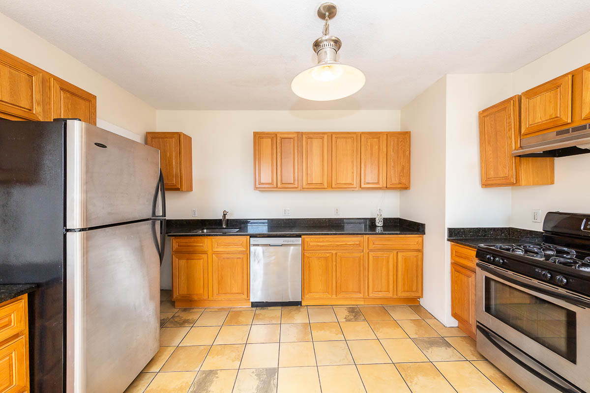 600 Broadway, Magoun Square