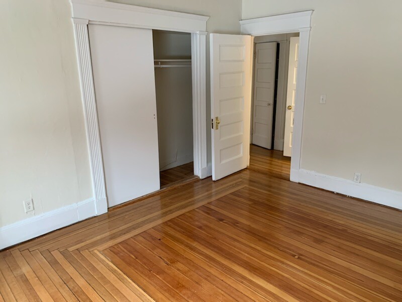 1589 Beacon St, Brookline
