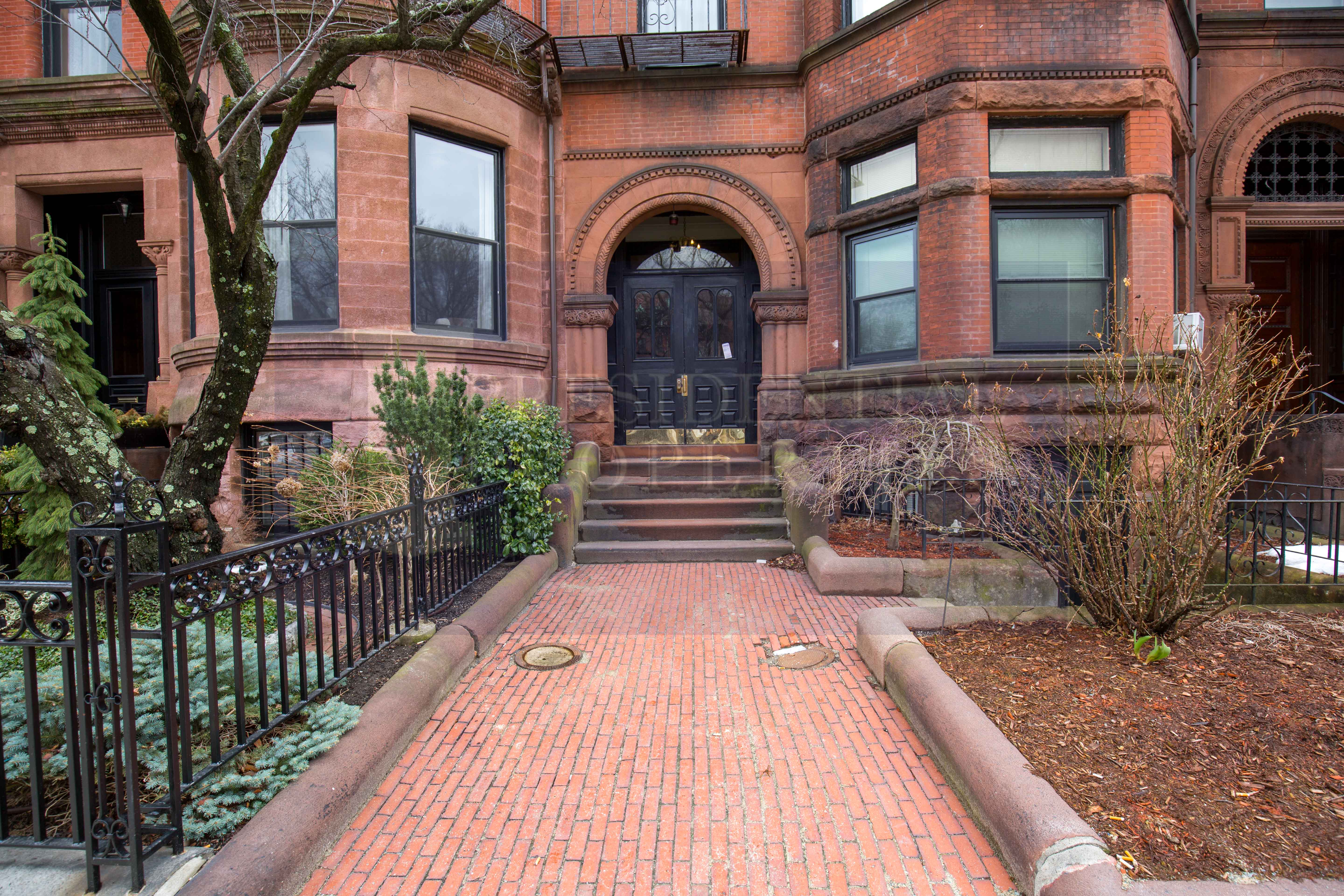 206 Commonwealth Ave, Back Bay