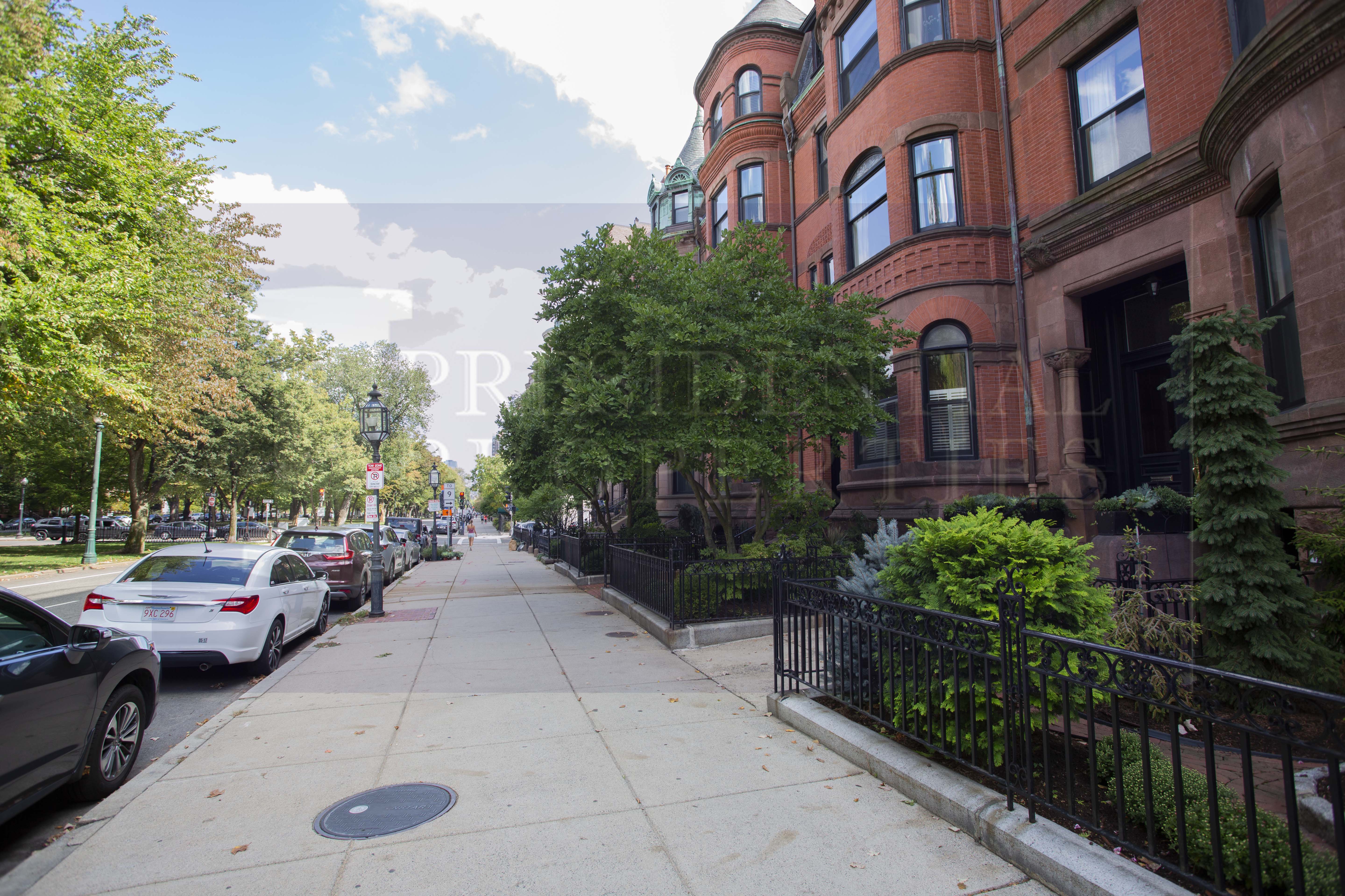 206 Commonwealth Ave, Back Bay