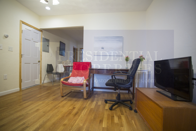 116 Bremen St, East Boston