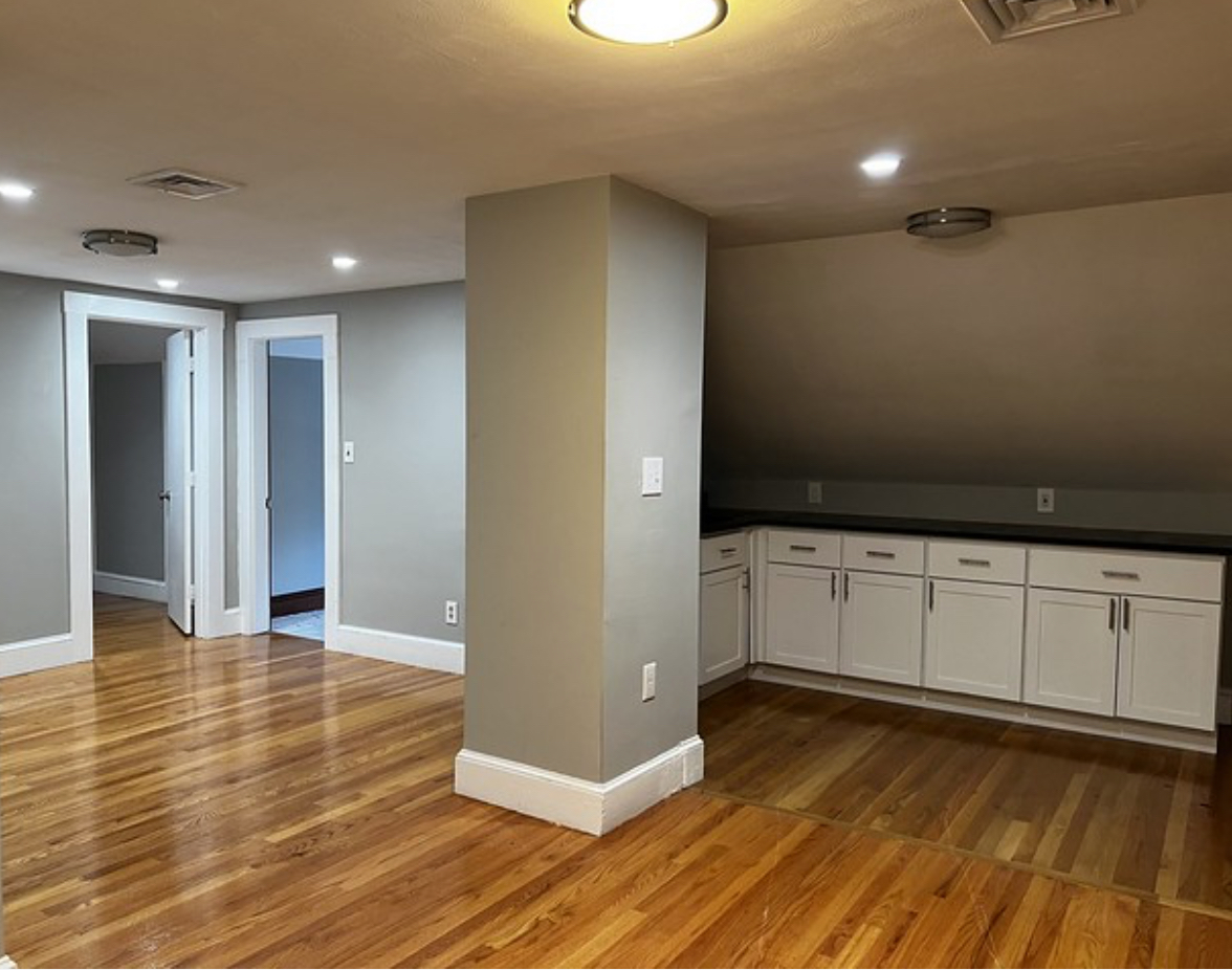 152 Winchester St, Washington Square