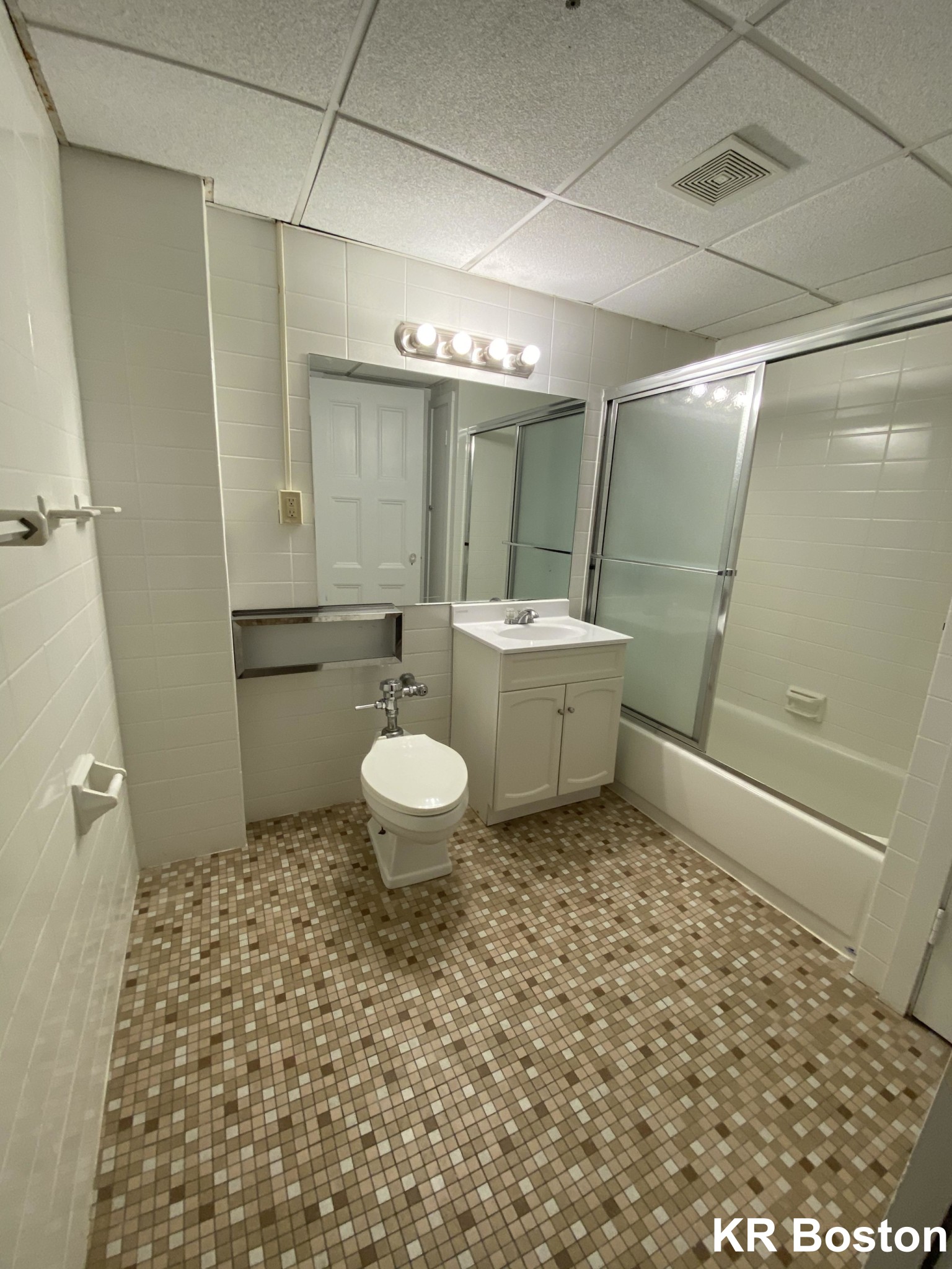 62 Boylstons St, Back Bay