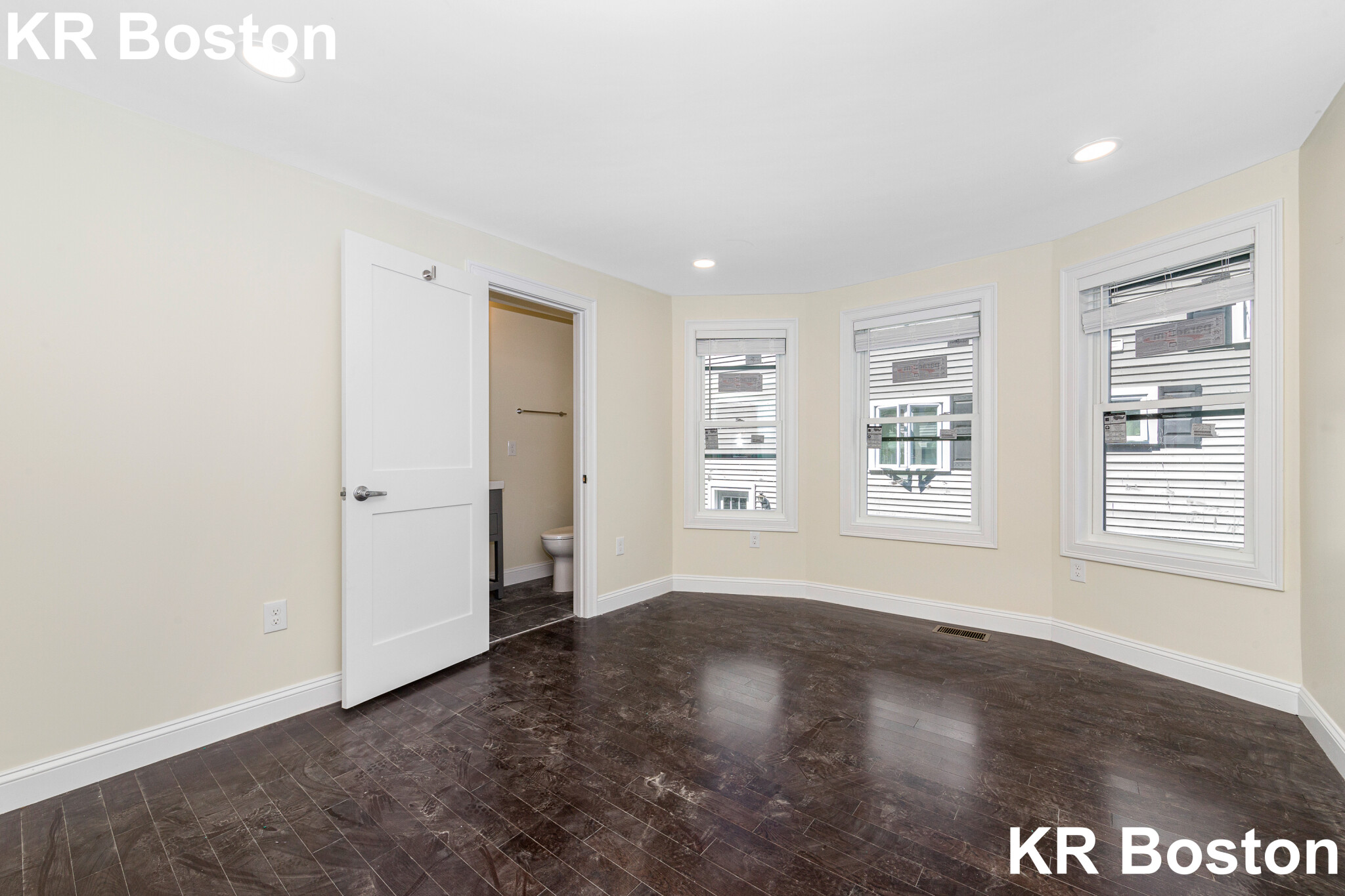 62 Bradbury Ave, Medford