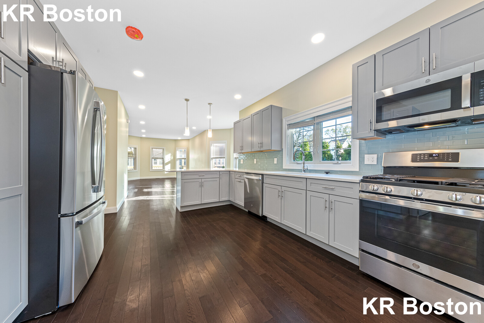 62 Bradbury Ave, Medford