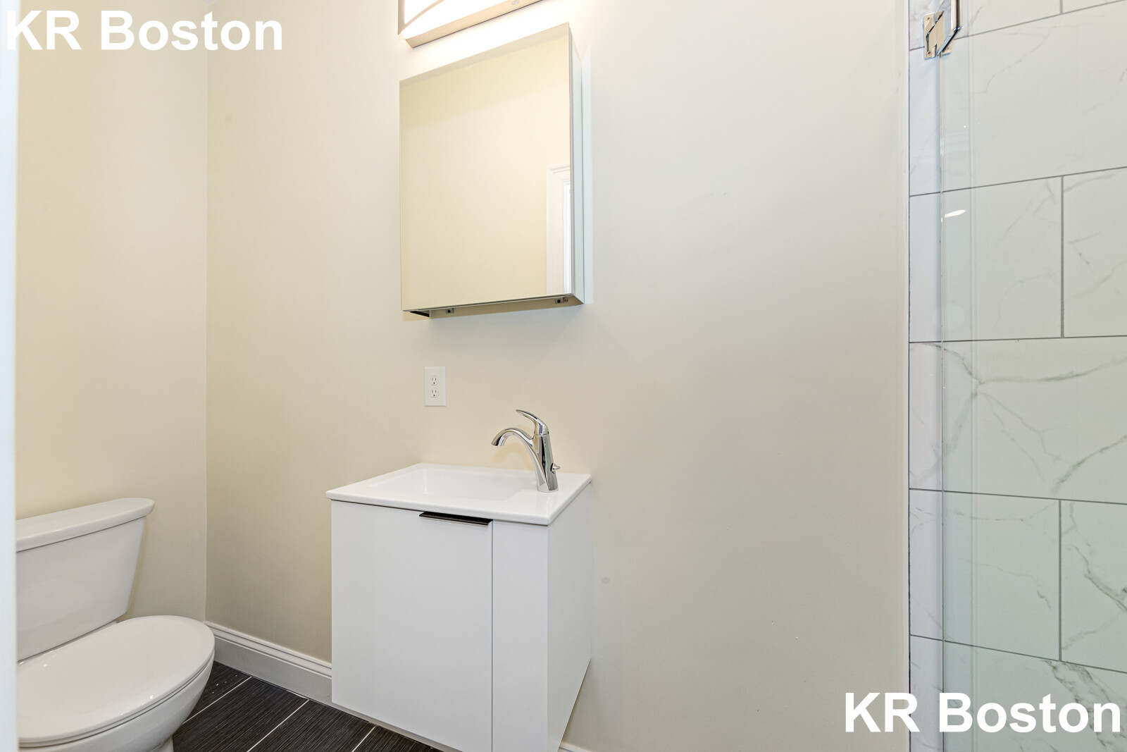 62 Bradbury Ave, Medford