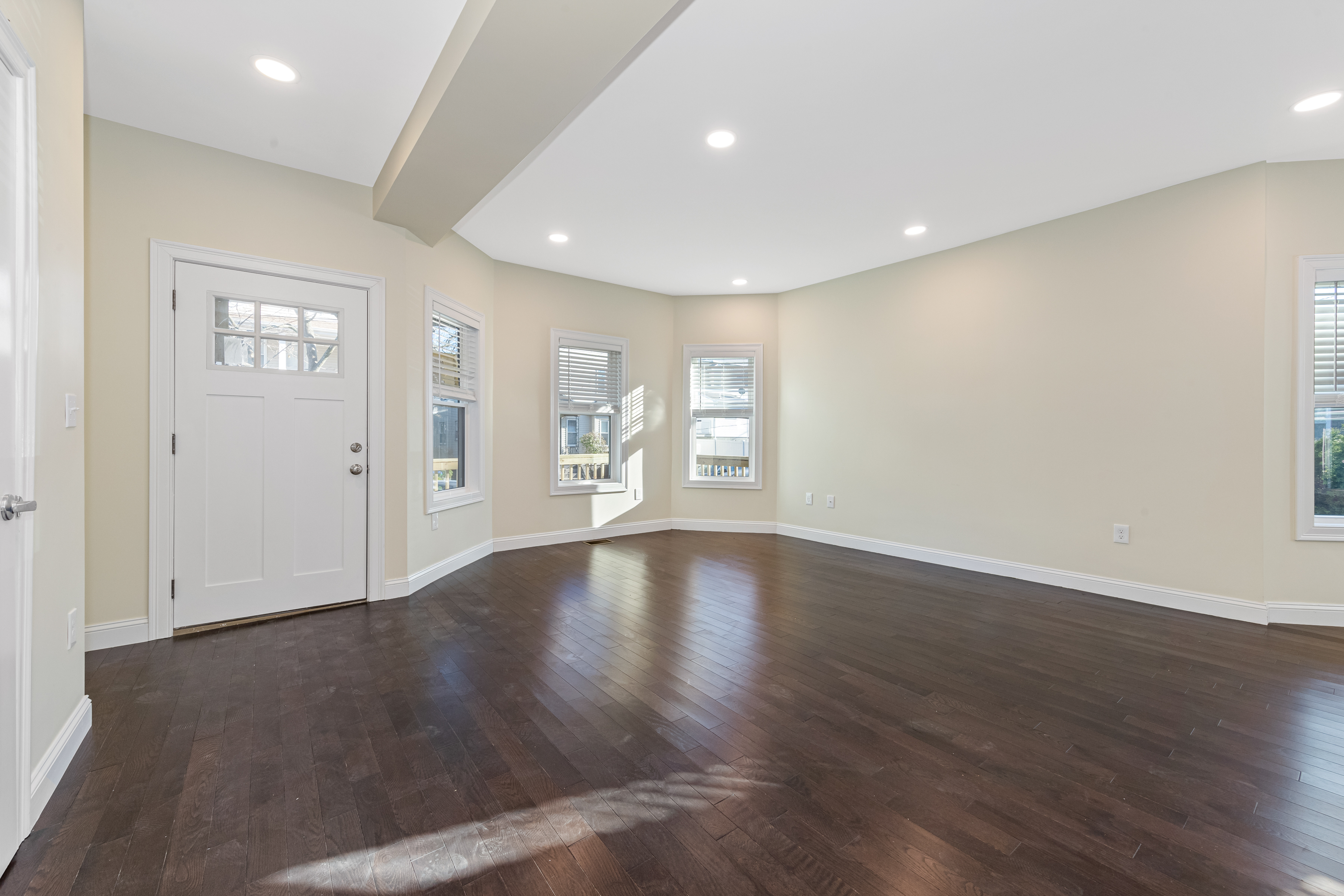 62 Bradbury Ave, Medford