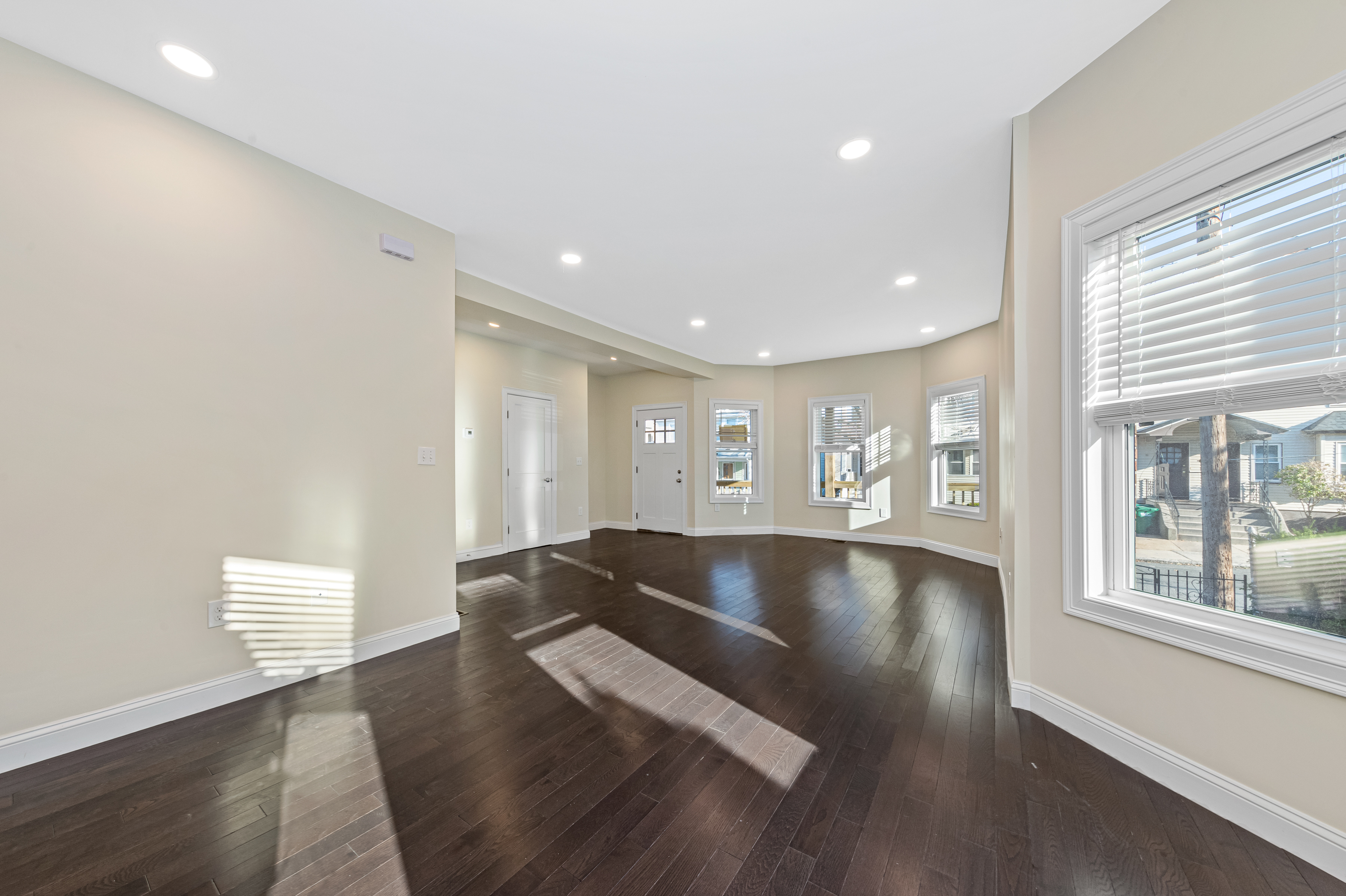 62 Bradbury Ave, Medford