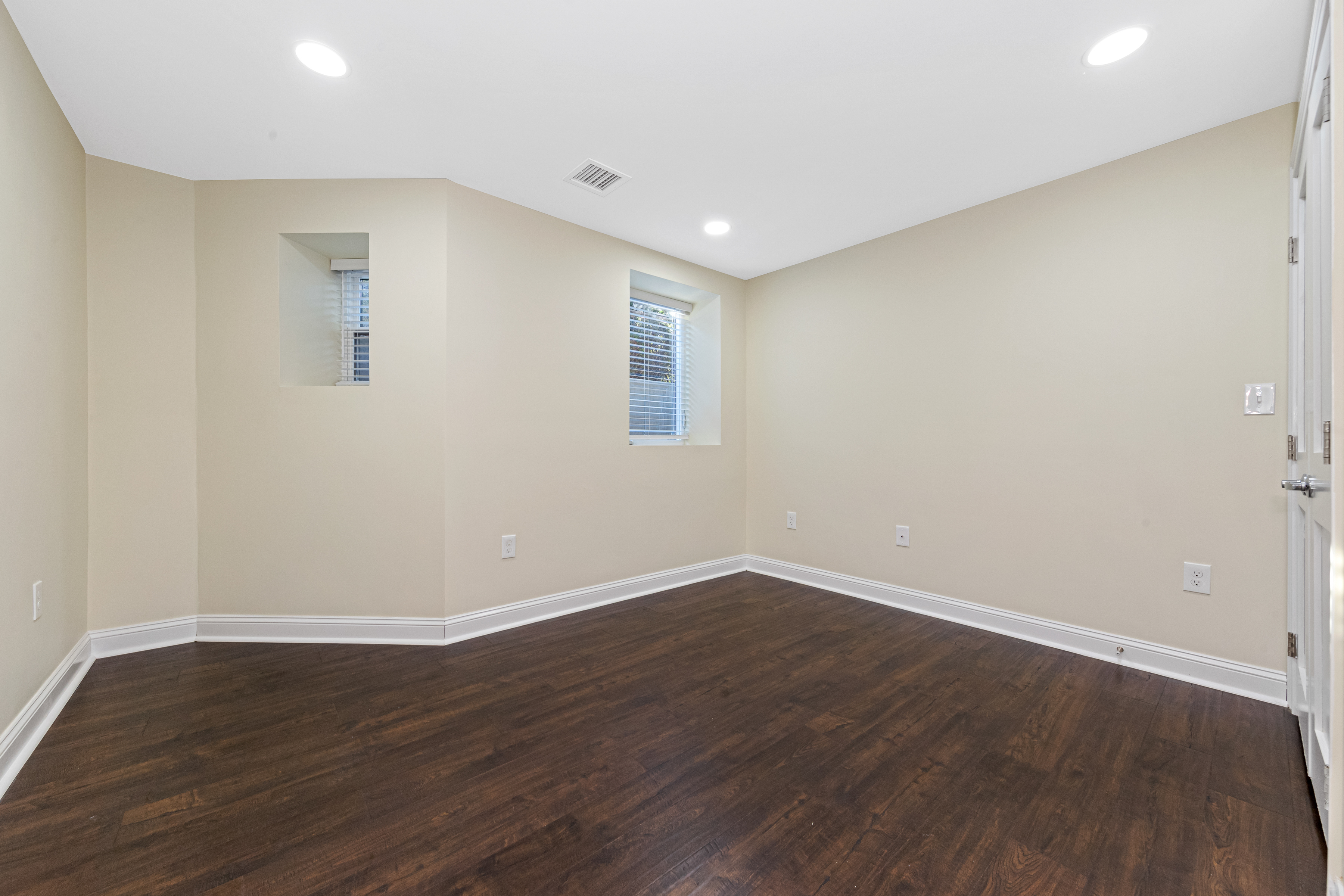 62 Bradbury Ave, Medford