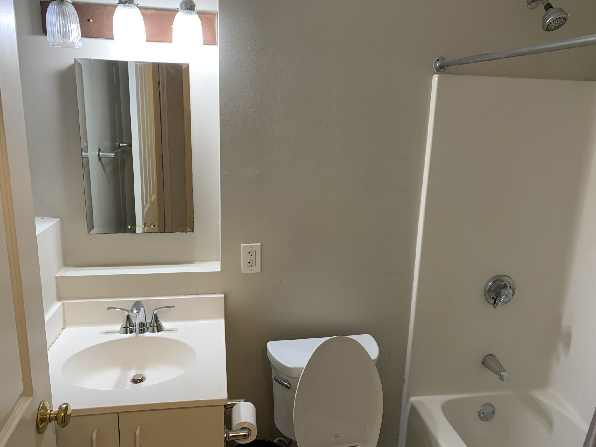 636 Beacon St, Fenway