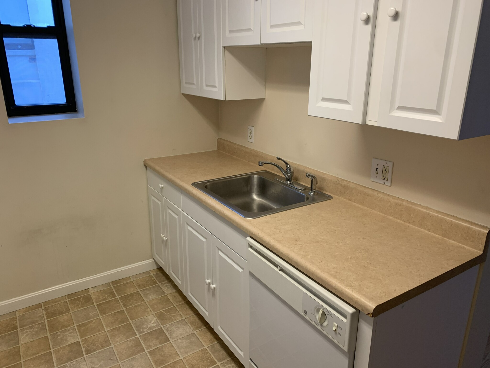 636 Beacon St, Fenway