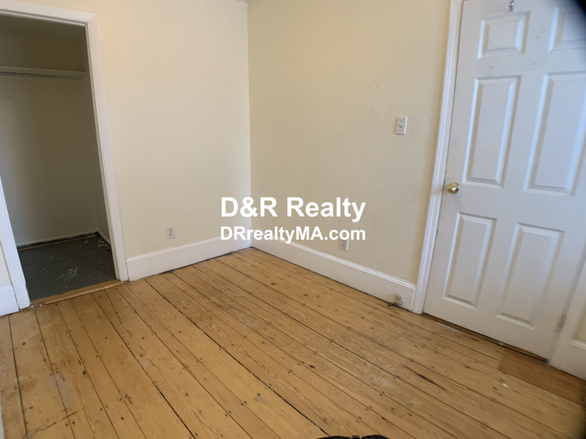 64 Pleasant St, Cambridgeport