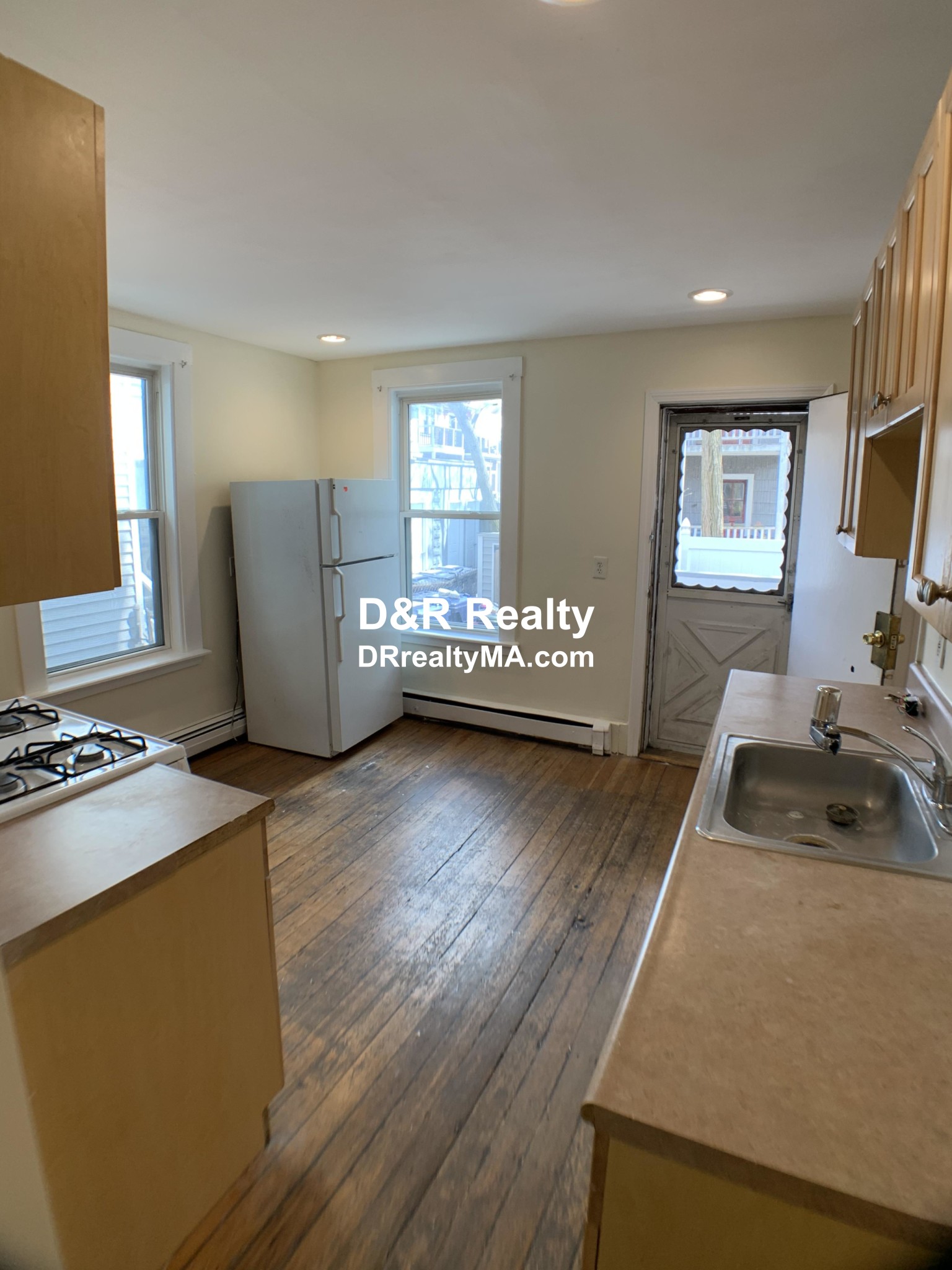 64 Pleasant St, Cambridgeport