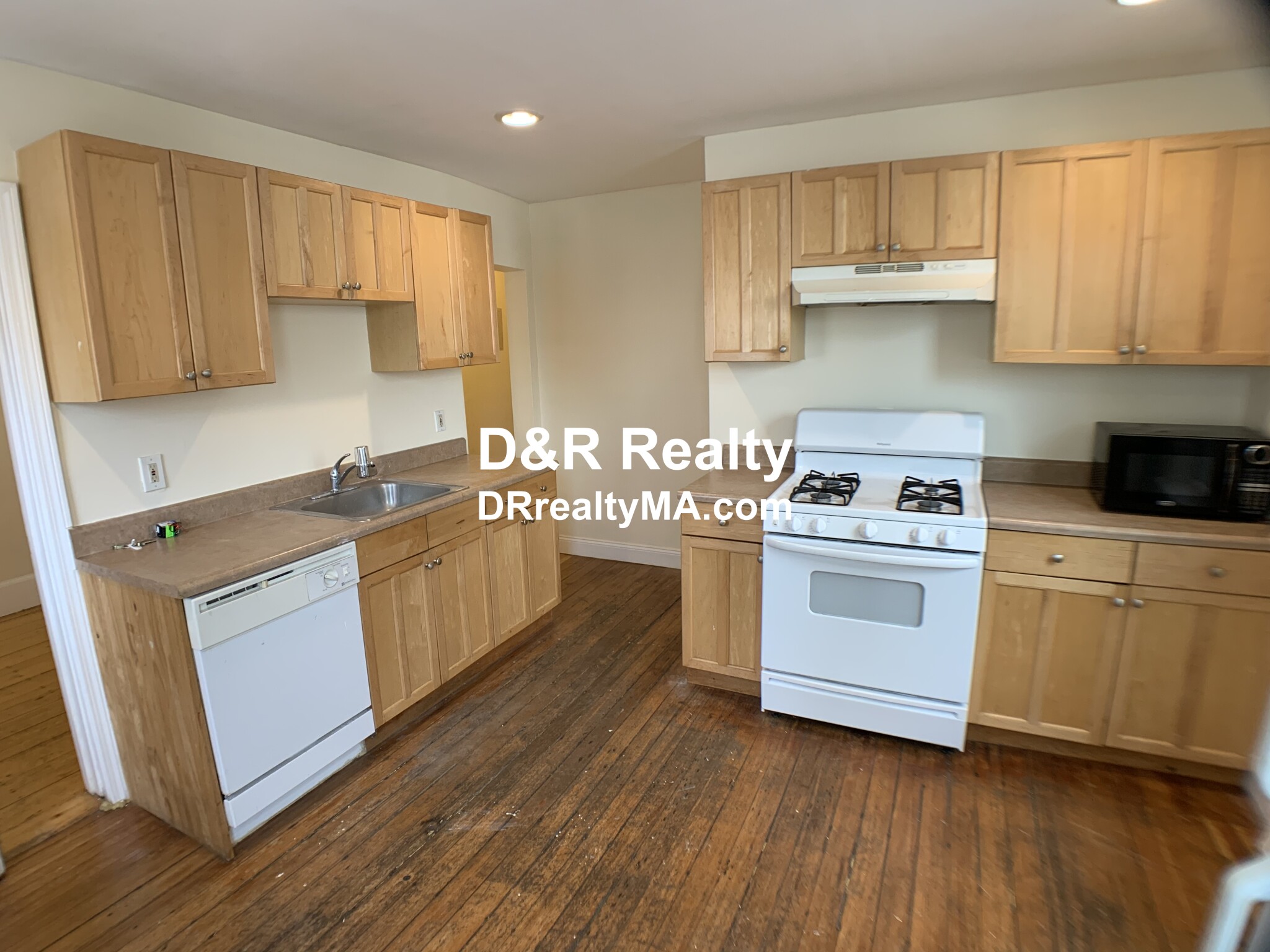 64 Pleasant St, Cambridgeport