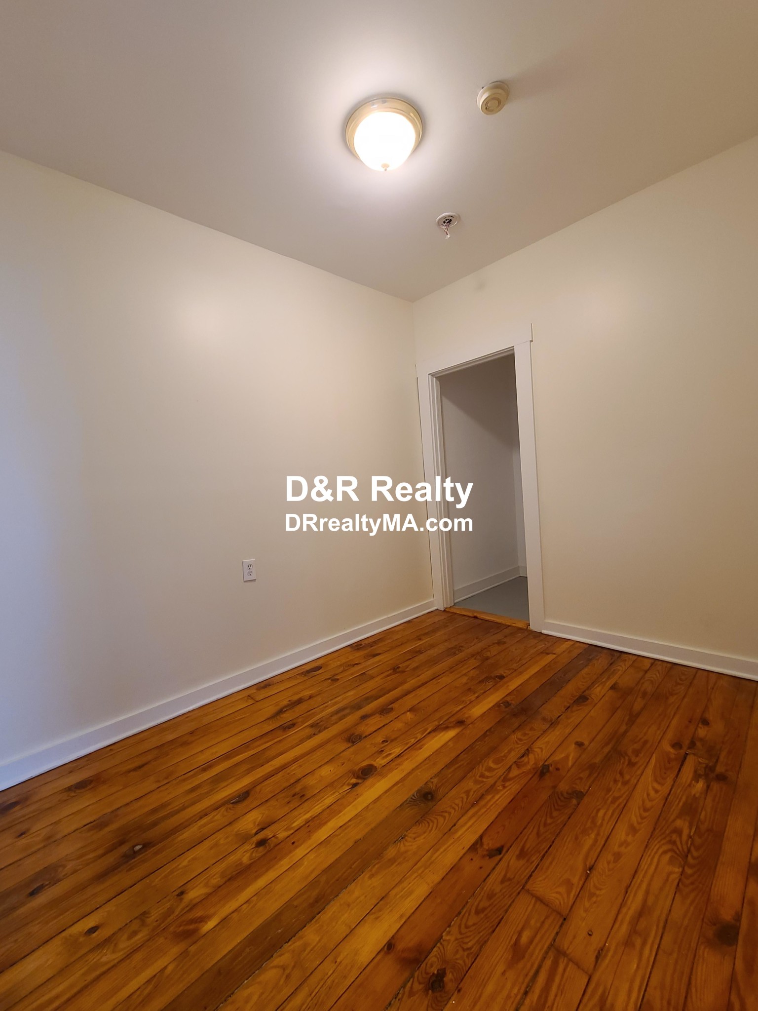 64 Pleasant St, Cambridgeport