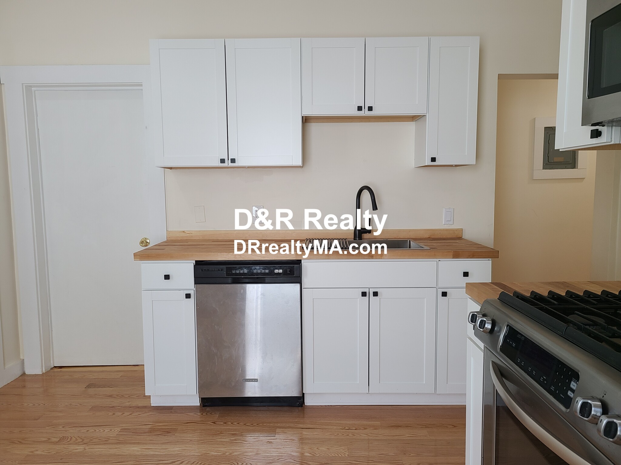 64 Pleasant St, Cambridgeport