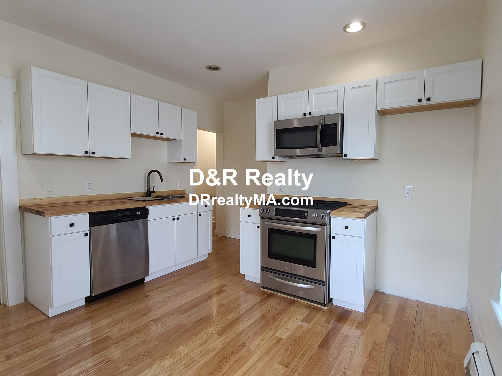 64 Pleasant St, Cambridgeport