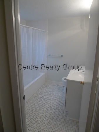 22 Lake Shore, Brighton