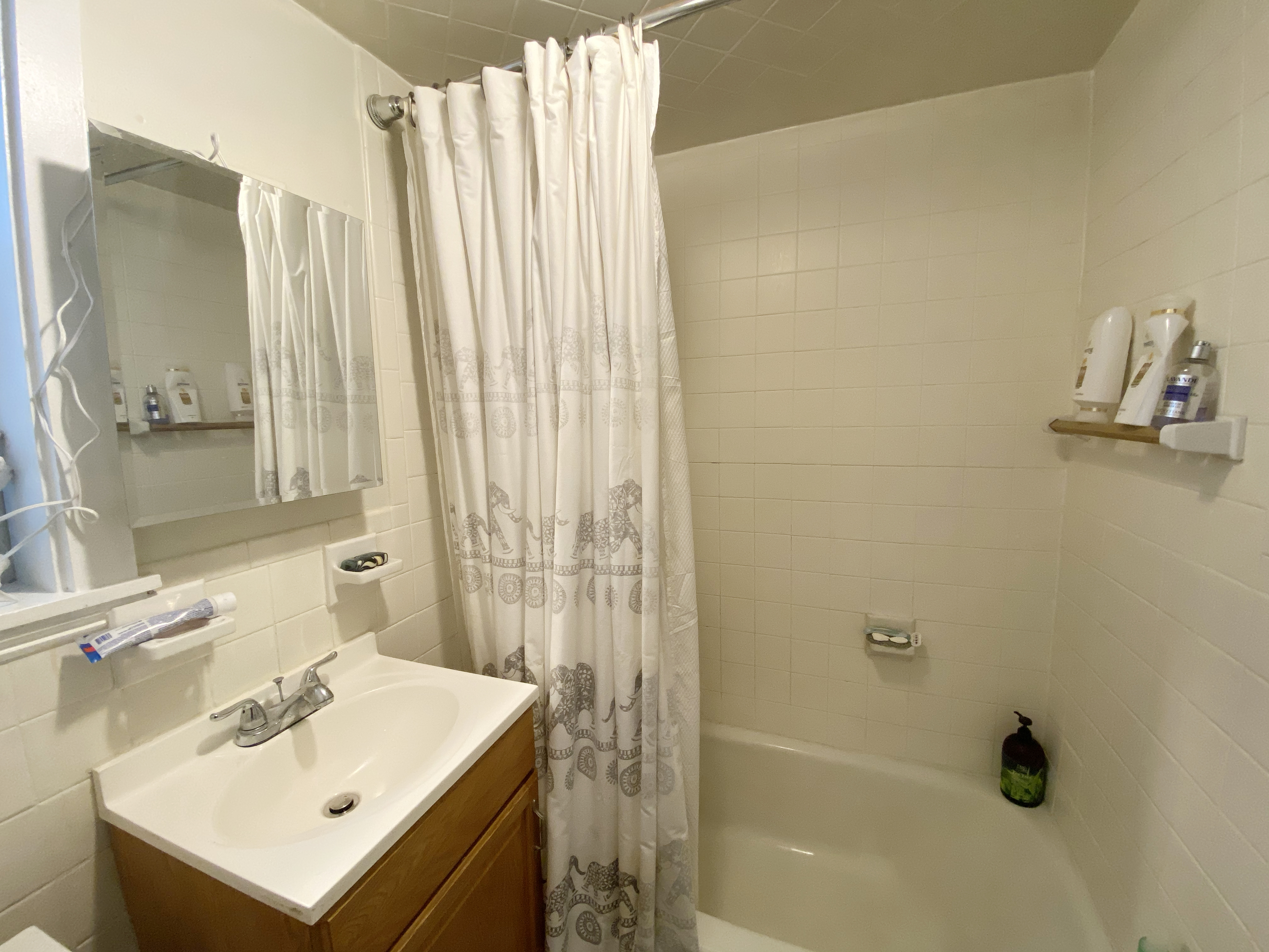 643 Saratoga St, East Boston