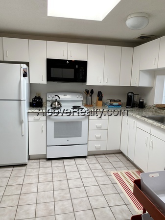 175 Beacon St, Porter Square