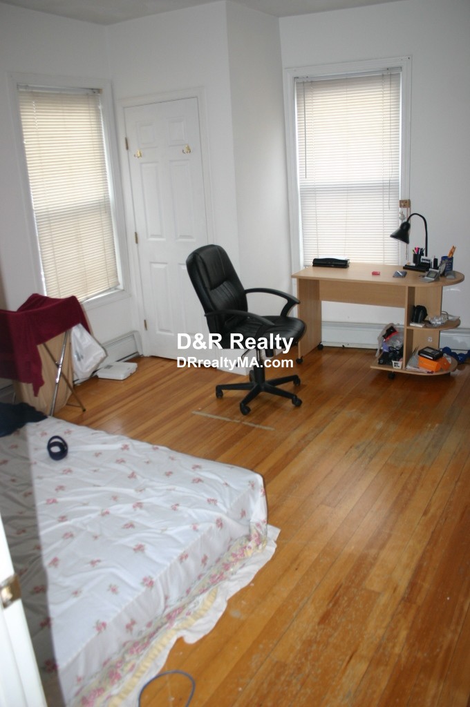 647 Cambridge St, East Cambridge